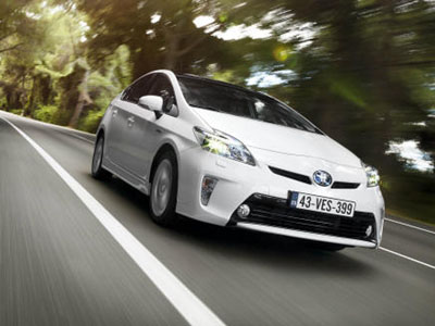 Μόλις 2 στους 100 αγοράζουν υβριδικά αυτοκίνητα